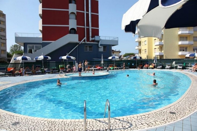 Imagen general del Hotel Ambassador, Porto Santa Margherita. Foto 8