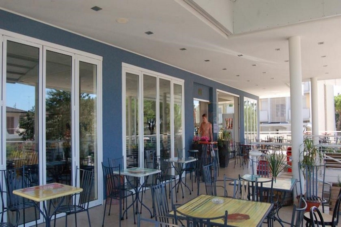 Imagen general del Hotel Ambassador, Porto Santa Margherita. Foto 15