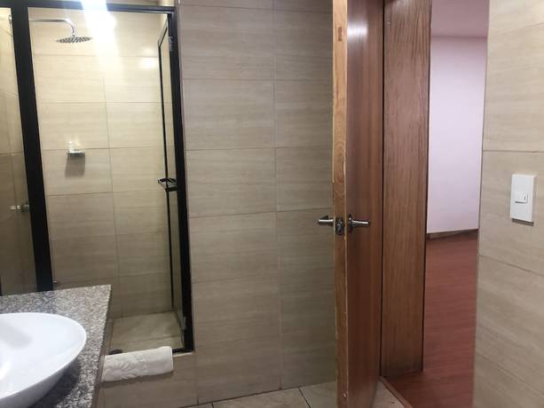 Imagen de la habitación del Hotel Ambassador, Quito. Foto 3