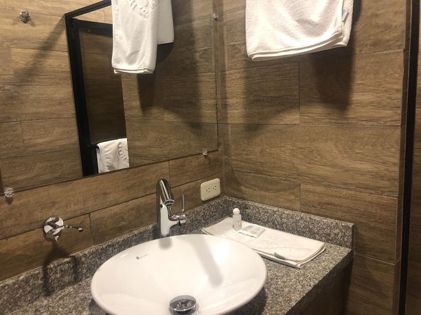 Imagen de la habitación del Hotel Ambassador, Quito. Foto 9