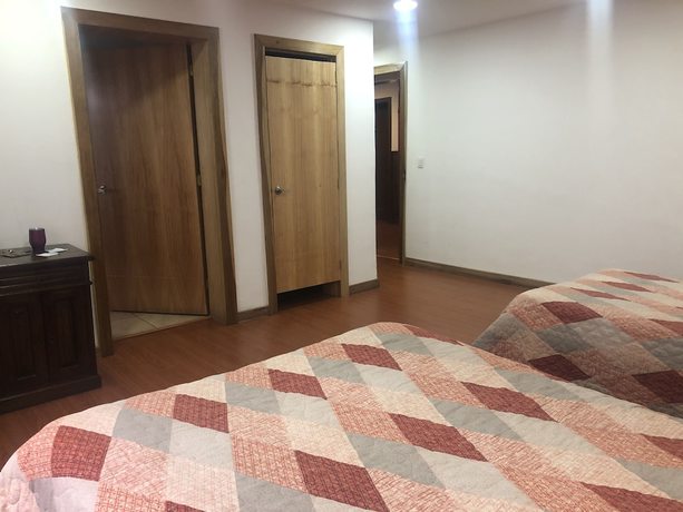 Imagen de la habitación del Hotel Ambassador, Quito. Foto 11
