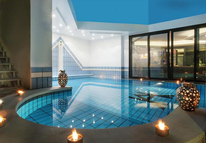 Imagen de la piscina del Hotel Ambassador, Riccione. Foto 12