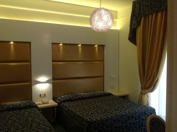 Imagen de la habitación del Hotel Ambassador, Rimini. Foto 2