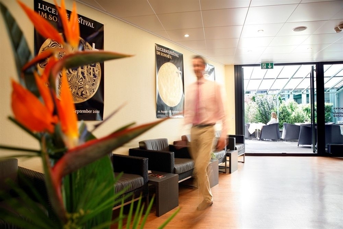 Imagen de los interiores del Hotel Ambassador Self Check-in. Foto 8