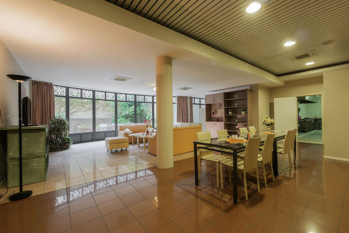 Imagen de la habitación del Hotel Ambassador Suites Antwerp. Foto 8