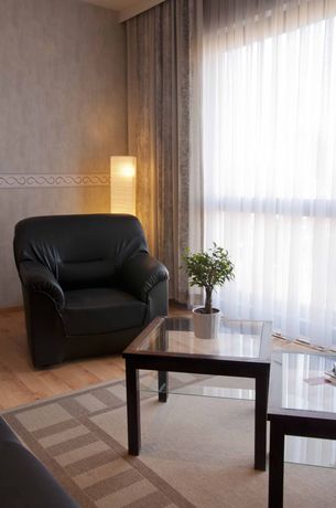 Imagen de los interiores del Hotel Ambassador Suites Leuven. Foto 8