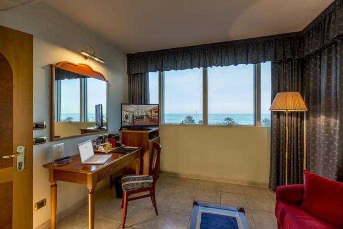 Imagen de la habitación del Hotel Ambassador, Tortoreto Lido. Foto 7