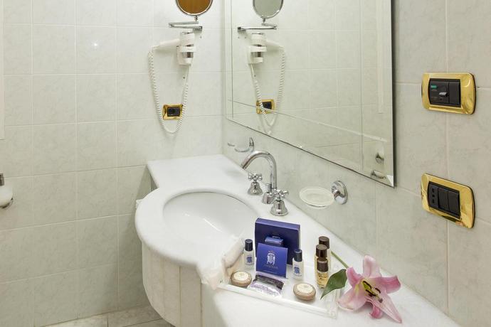 Imagen de la habitación del Hotel Ambassador, Tortoreto Lido. Foto 8