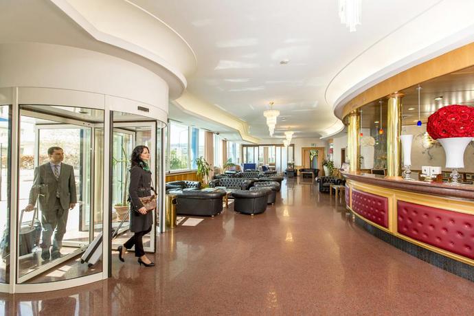 Imagen de los interiores del Hotel Ambassador, Tortoreto Lido. Foto 17