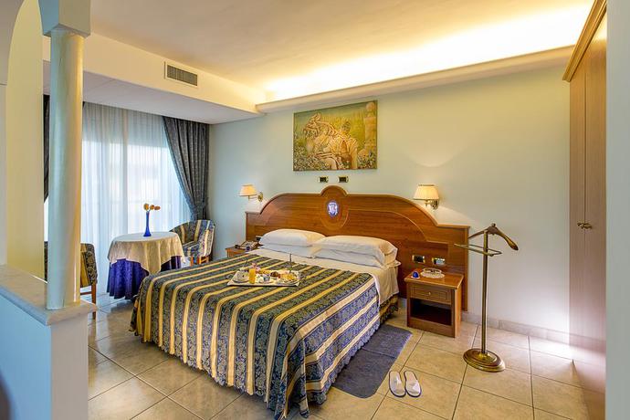 Imagen de la habitación del Hotel Ambassador, Tortoreto Lido. Foto 11