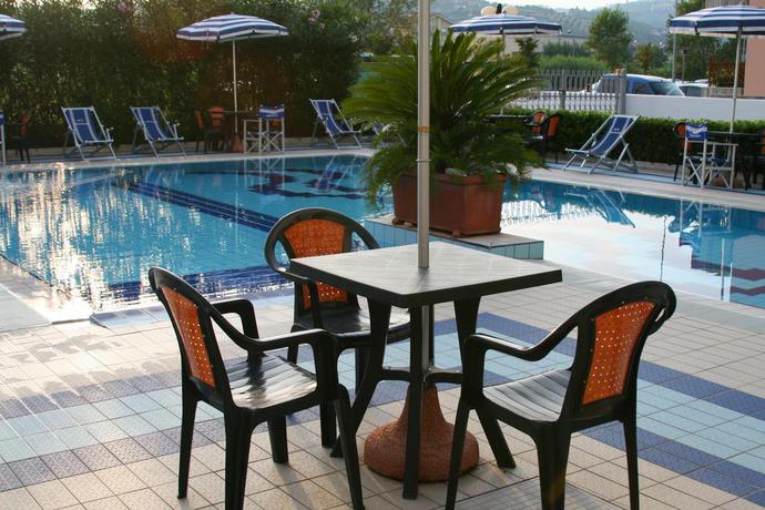 Imagen de los exteriores del Hotel Ambassador, Tortoreto Lido. Foto 14