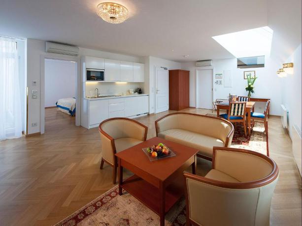 Imagen de la habitación del Hotel Ambassador, Viena. Foto 9