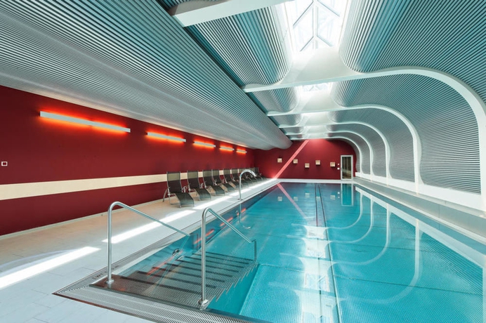 Imagen de la piscina del Hotel Ambassador Zermatt. Foto 12