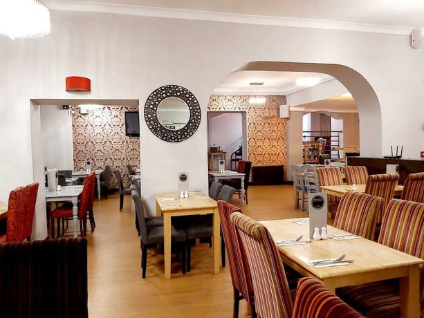 Imagen del bar/restaurante del Hotel Ambassador hotel, Neath. Foto 5