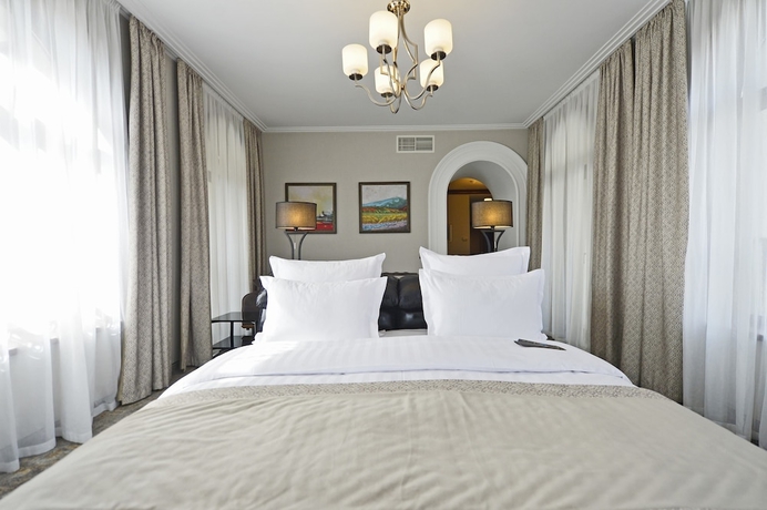 Imagen de la habitación del Hotel Ambassadori Tbilisi. Foto 7