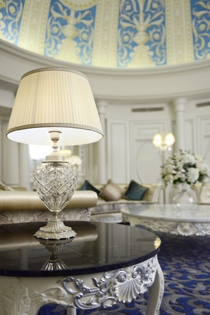 Imagen del bar/restaurante del Hotel Ambassadori Tbilisi. Foto 2