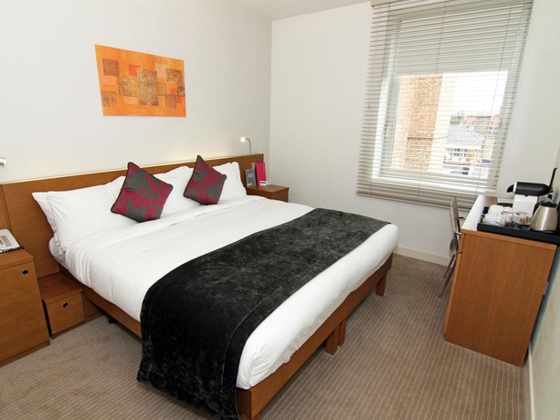 Imagen de la habitación del Hotel Ambassadors Bloomsbury. Foto 7