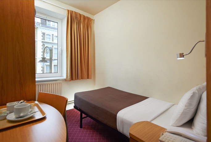 Imagen de la habitación del Hotel Ambassadors. Foto 3