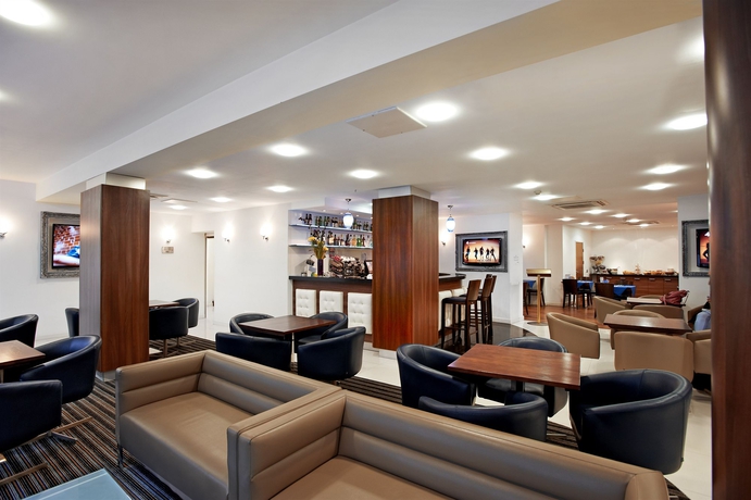 Imagen de los interiores del Hotel Ambassadors. Foto 14