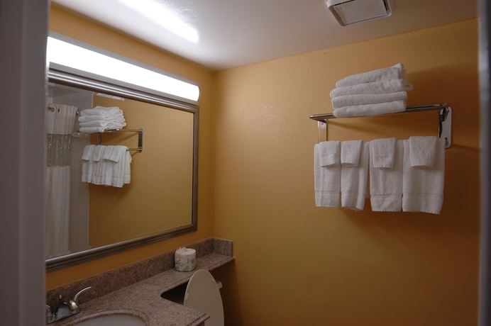 Imagen de la habitación del Hotel Ambassadors Inn and Suites. Foto 4