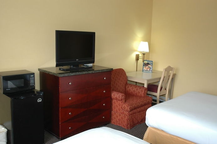 Imagen de la habitación del Hotel Ambassadors Inn and Suites. Foto 13
