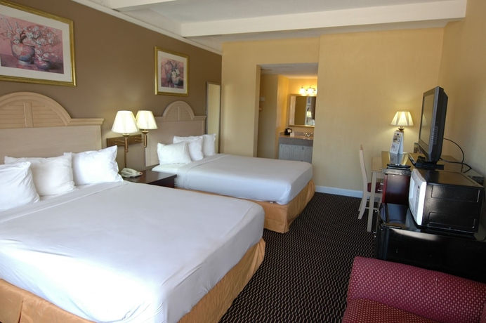 Imagen de la habitación del Hotel Ambassadors Inn and Suites. Foto 14