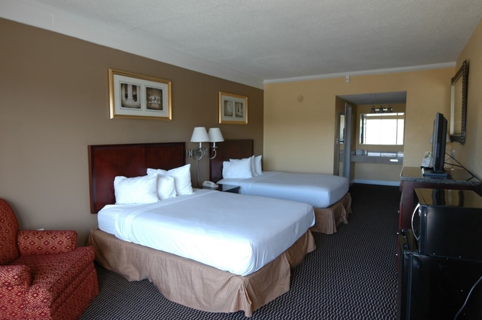 Imagen de la habitación del Hotel Ambassadors Inn and Suites. Foto 17