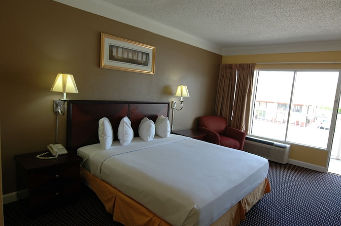 Imagen de la habitación del Hotel Ambassadors Inn and Suites. Foto 19