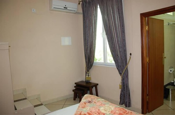 Imagen de la habitación del Hotel Ambassy H&ocirc;tel. Foto 5