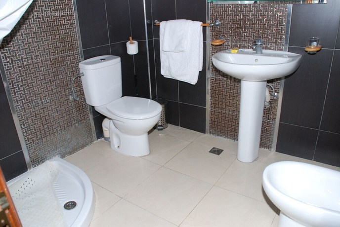 Imagen de la habitación del Hotel Ambassy H&ocirc;tel. Foto 14