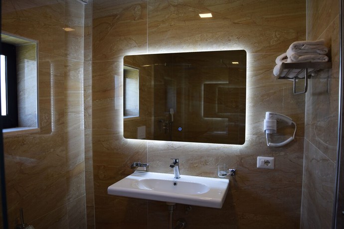 Imagen de la habitación del Hotel Amber Albania. Foto 14