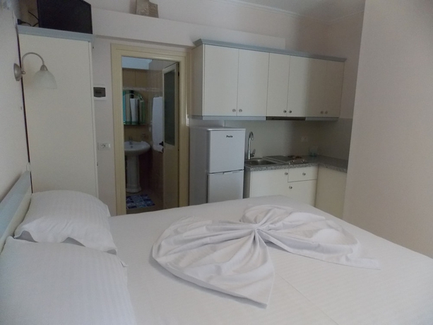 Imagen de la habitación del Hotel Amber Apartments. Foto 9