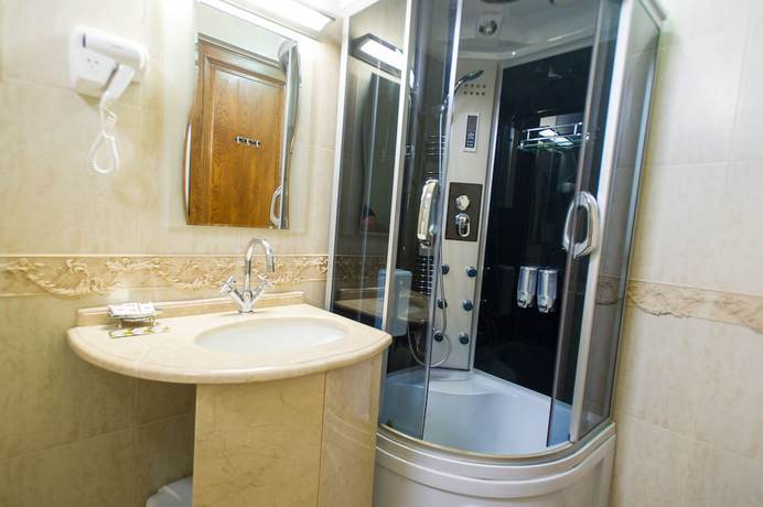 Imagen de la habitación del Hotel Amber, Batumi. Foto 5