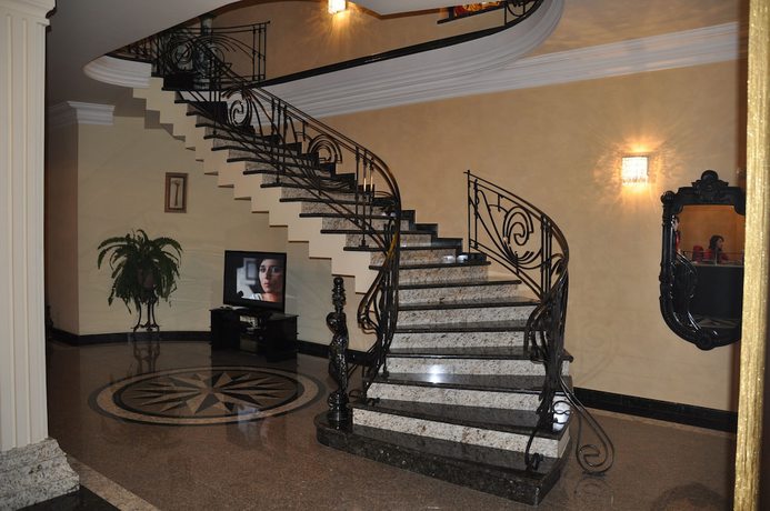 Imagen de los interiores del Hotel Amber, Batumi. Foto 18