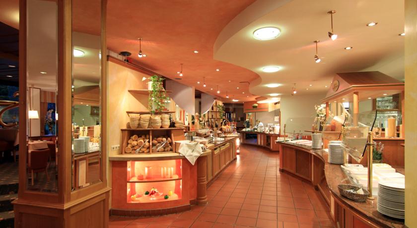 Imagen del bar/restaurante del Hotel Amber Bavaria. Foto 2