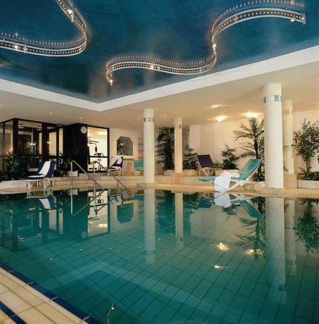Imagen de la piscina del Hotel Amber Bavaria. Foto 10