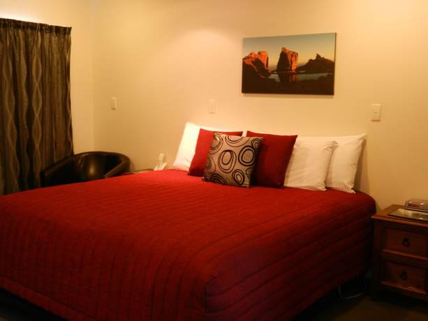 Imagen de la habitación del Hotel Amber Court Motel. Foto 4