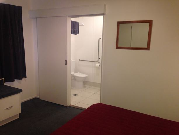 Imagen de la habitación del Hotel Amber Court Motel. Foto 15