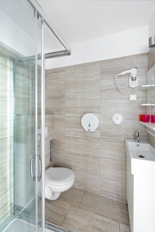 Imagen de la habitación del Hotel Amber Gardenview Studios. Foto 14