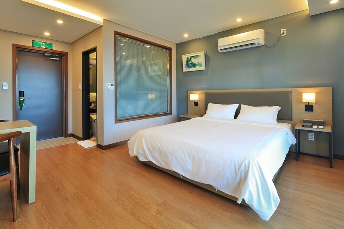 Imagen de la habitación del Hotel Amber House, Jeju. Foto 24
