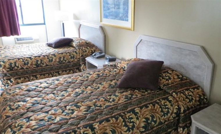 Imagen de la habitación del Hotel Amber Inn, Chicago. Foto 6