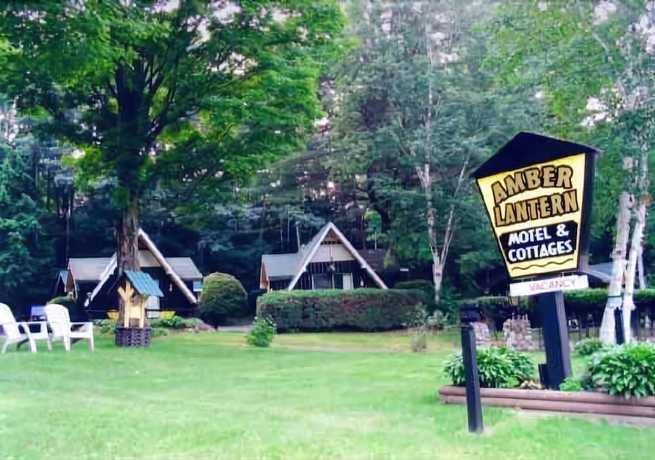 Imagen general del Hotel Amber Lantern Lake George Motel and Cottage Rentals. Foto 1