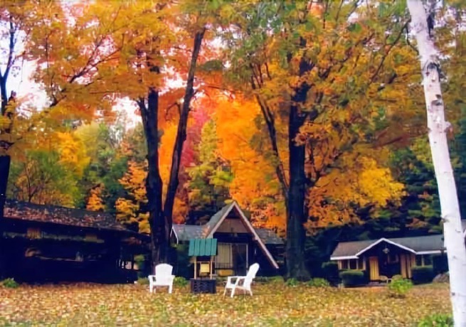 Imagen de los exteriores del Hotel Amber Lantern Lake George Motel and Cottage Rentals. Foto 19