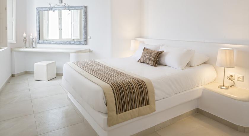 Imagen general del Hotel Amber Light Villas Santorini. Foto 11