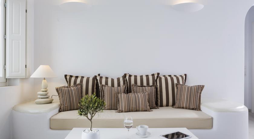 Imagen general del Hotel Amber Light Villas Santorini. Foto 8