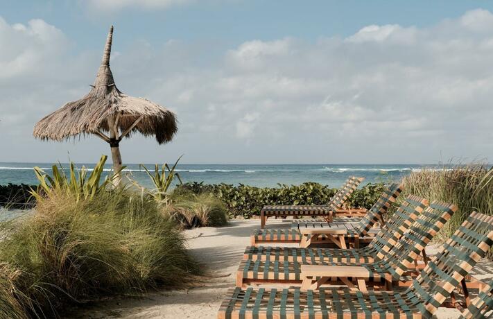 Imagen general del Hotel Amber Lombok Beach Resort. Foto 85