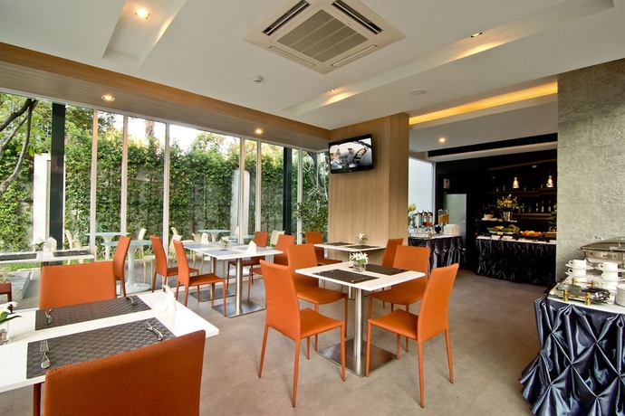 Imagen del bar/restaurante del Hotel Amber Sukhumvit 85. Foto 2