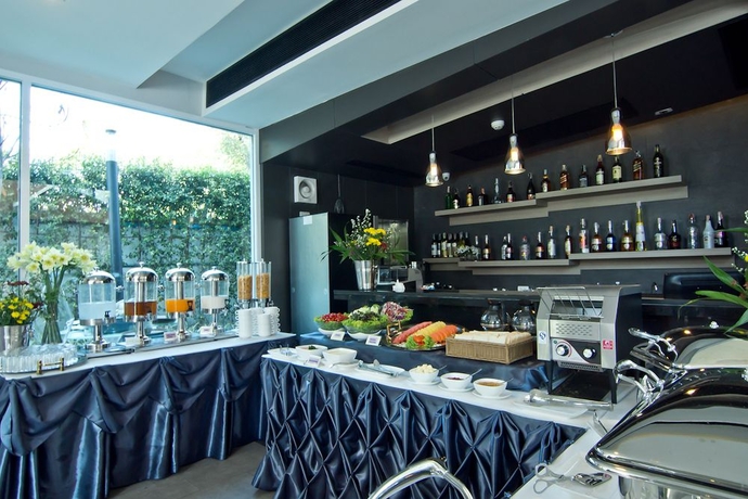 Imagen del bar/restaurante del Hotel Amber Sukhumvit 85. Foto 4