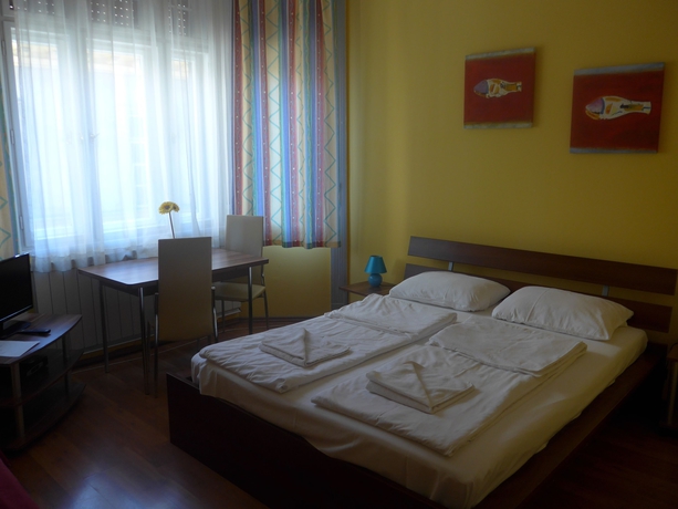 Imagen de la habitación del Hotel Amber Terrace Studio. Foto 8