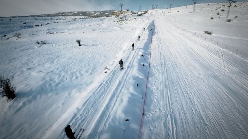 Imagen de la piscina del Hotel Amberd. Foto 13